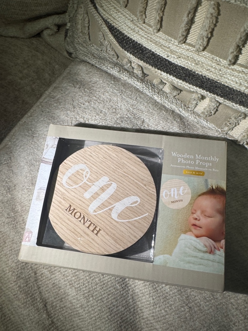 Wooden 'One Month' Baby Photo Prop - Neutral